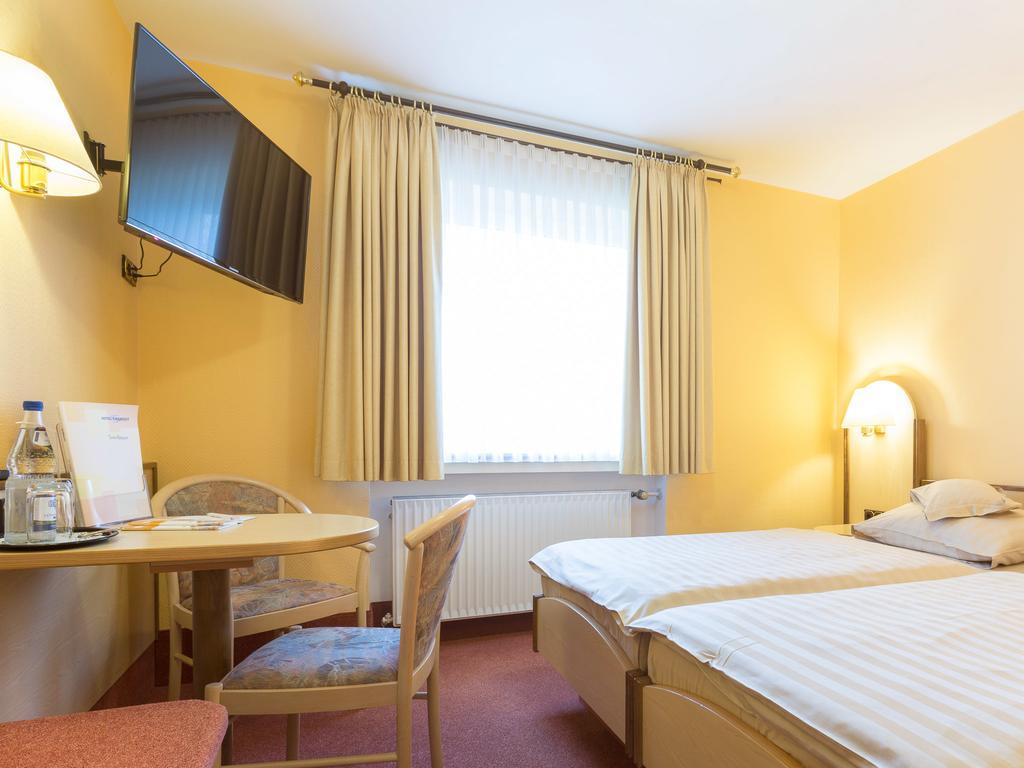 Stadt-Gut-Hotel Siegboot Зіген Екстер'єр фото